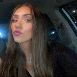 Meet your Posher, Alicia